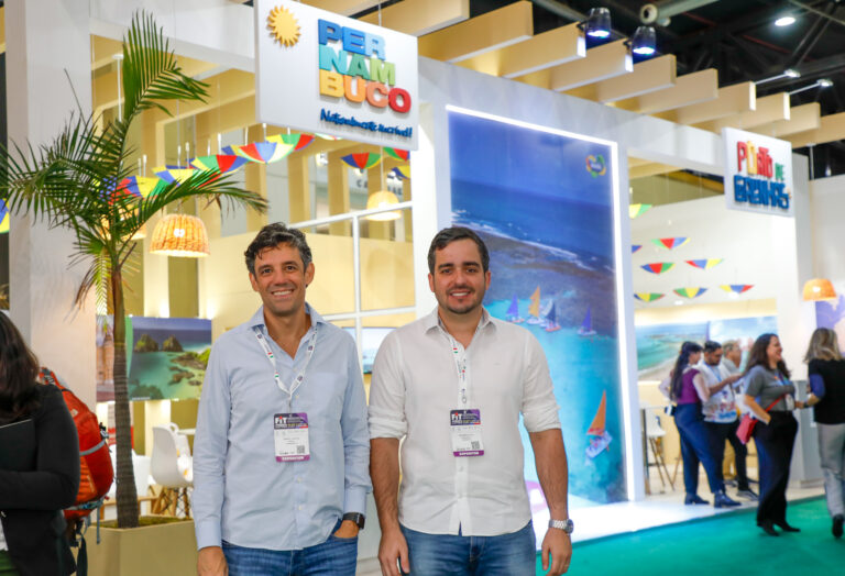 Daniel Coelho, secretário de turismo de Pernambuco, e Eduardo Loyo, presidente da Empetur (Eric Ribeiro/M&E) Daniel Coelho secretario de turismo de Pernambuco e Eduardo Loyo presidente da Empetur 1 1 e1696354054878 768x524